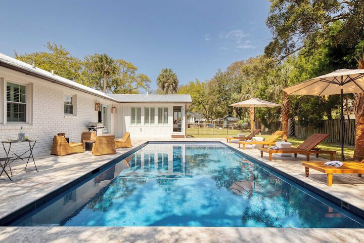 Sawyer by Avantstay Stunning Isle of Palms Home w / Pool!