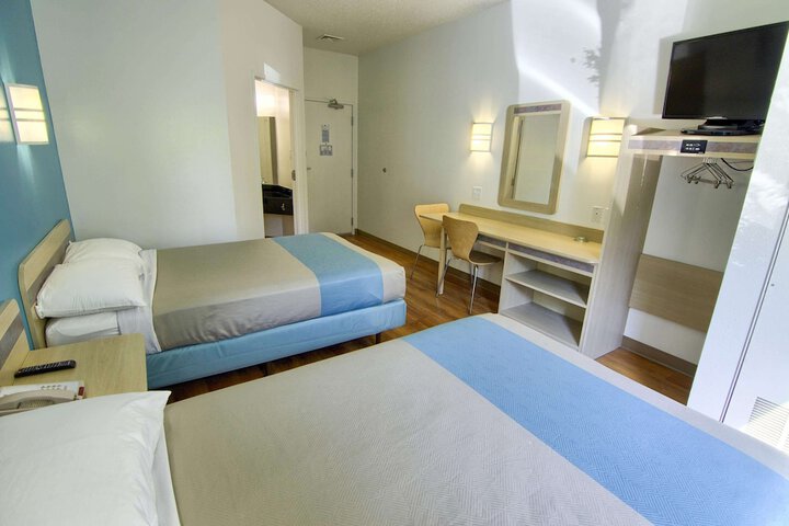 Room 22 of 40