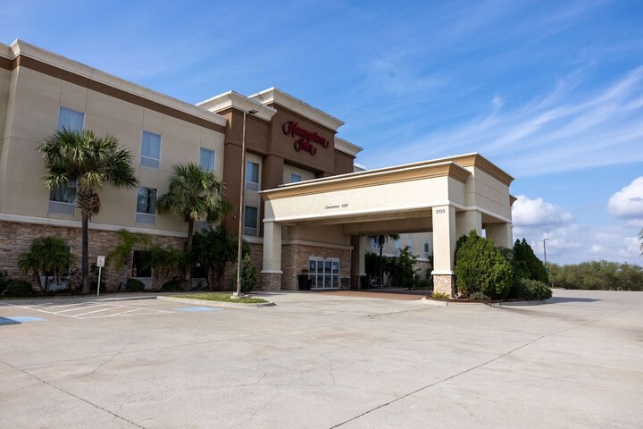 Hotel 5 of 50
