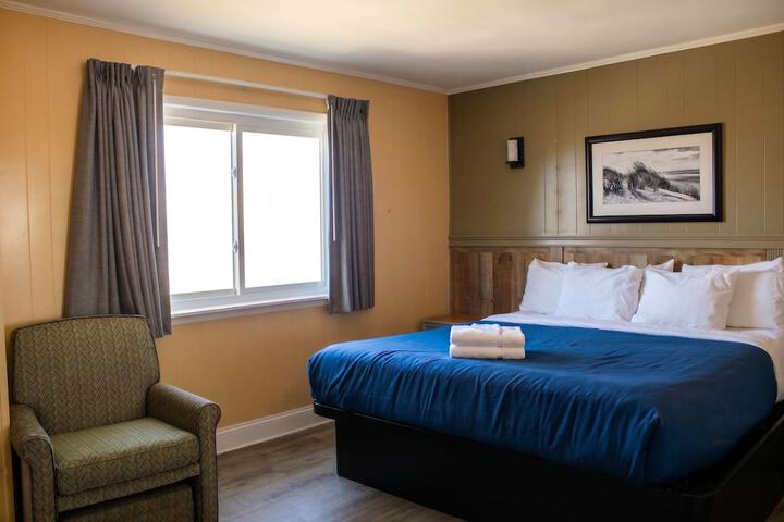Colonial Inn Motel