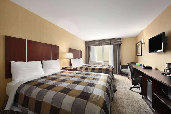 Room 6 of 13