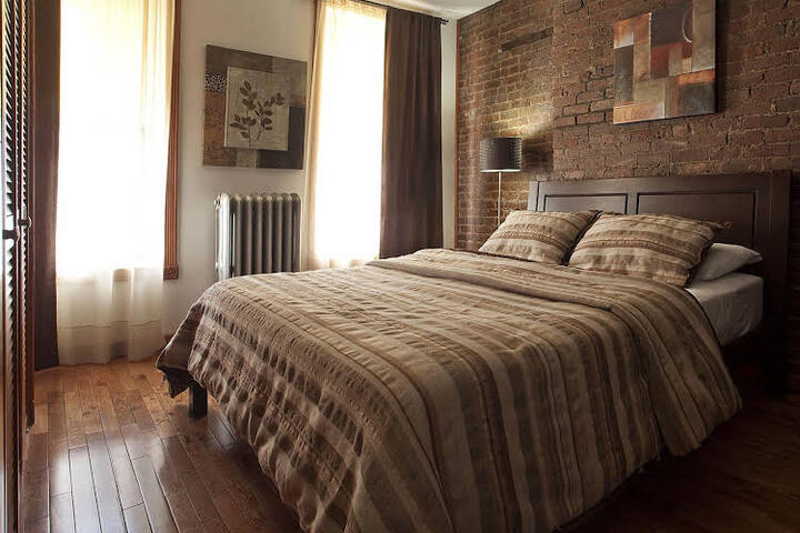 UPPER YORKVILLE SUITES