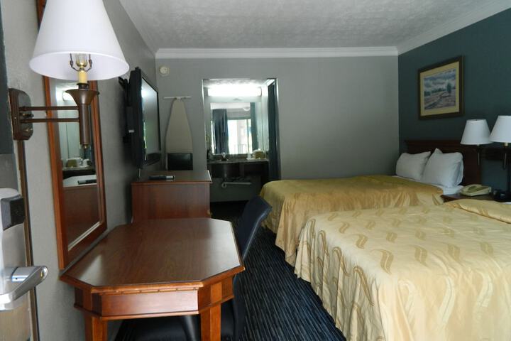 Room 9 of 12