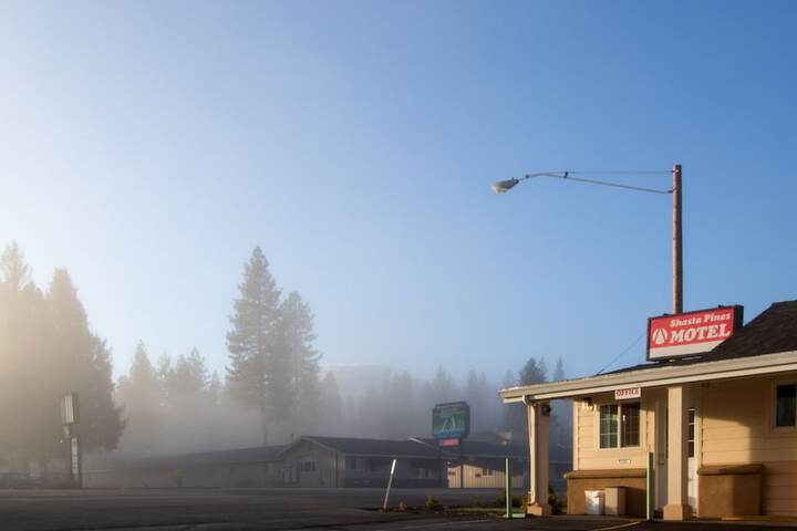 Shasta Pines Motel & Suites