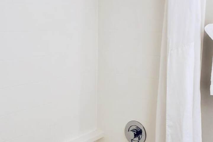 Room 16 of 65