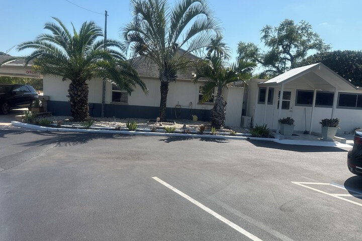 Tropical Palm Motel
