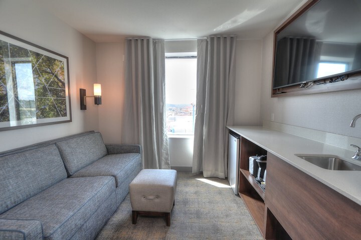 Room 74 of 107