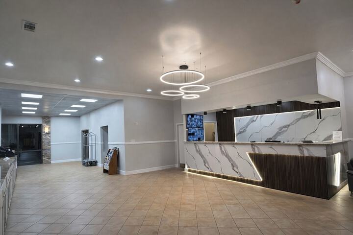 Express Inn & Suites