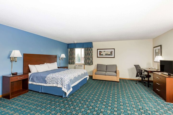 Room 17 of 41