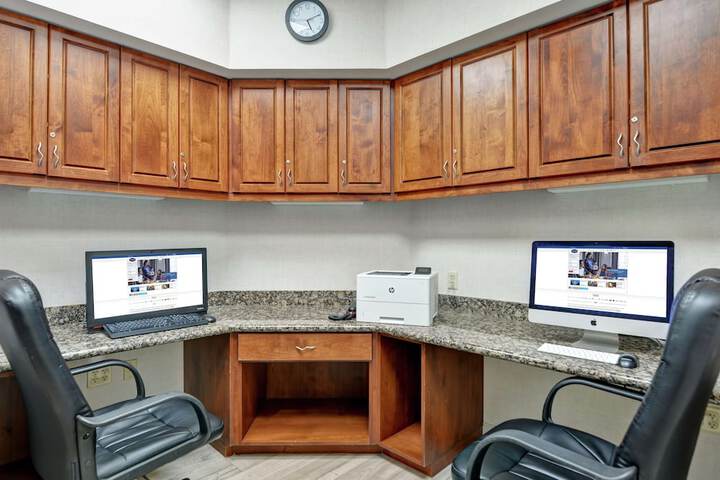 Business Center 40 of 40