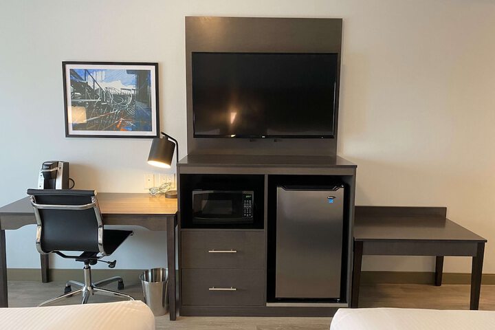 Room 30 of 48