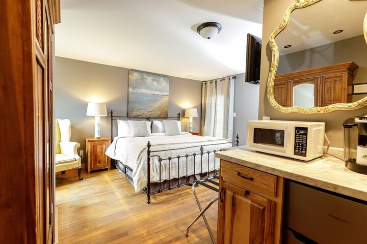 Room 36 of 80