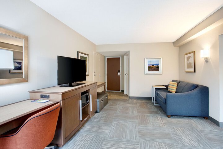 Room 25 of 41