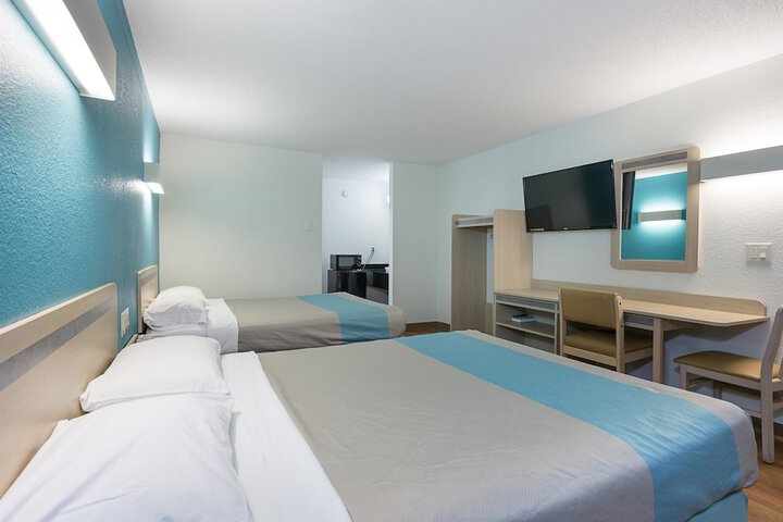 Room 16 of 36