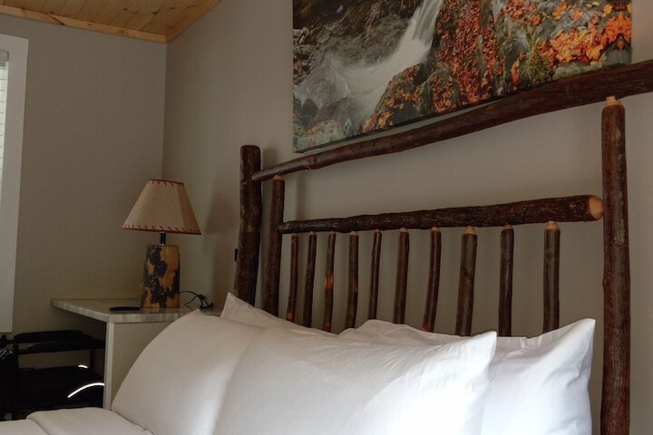Room 34 of 83