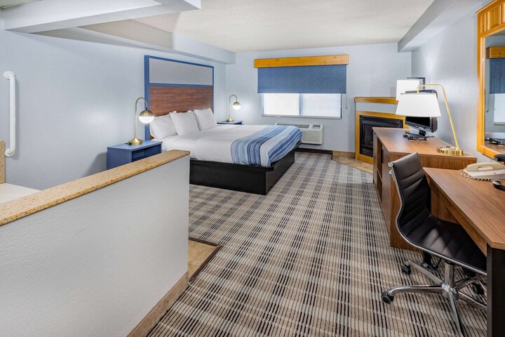 Room 104 of 111