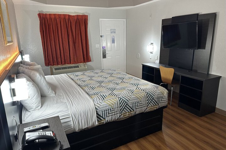 Motel 6 Alvarado TX