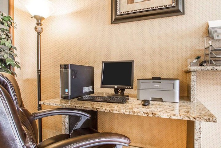 Business Center 28 of 28