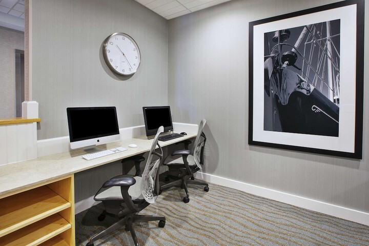 Business Center 84 of 87