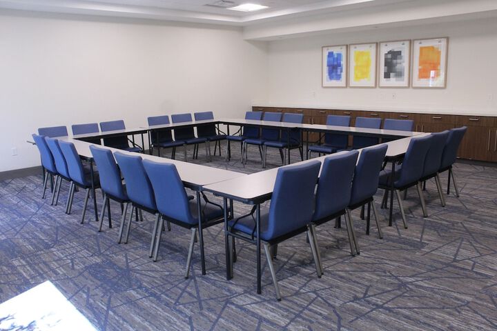 Holiday Inn Express & Suites Roswell by IHG