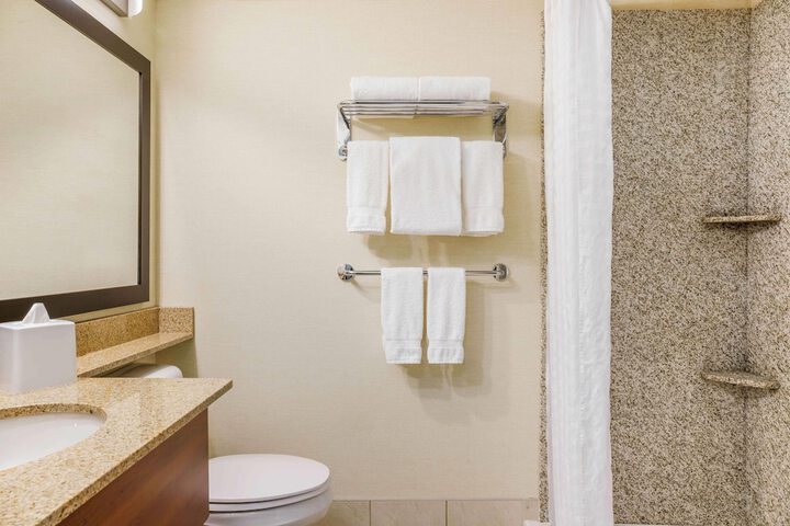 Days Inn & Suites by Wyndham Sherwood Park Edmonton