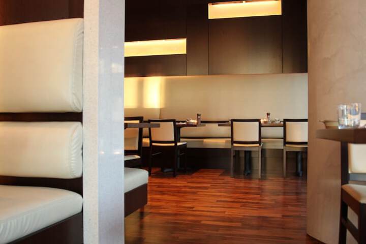 Hyatt at Olive 8