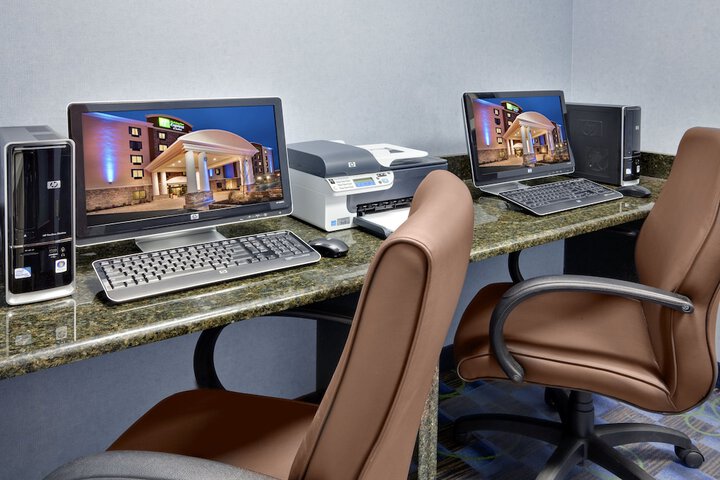 Holiday Inn Express & Suites Williamsport by IHG