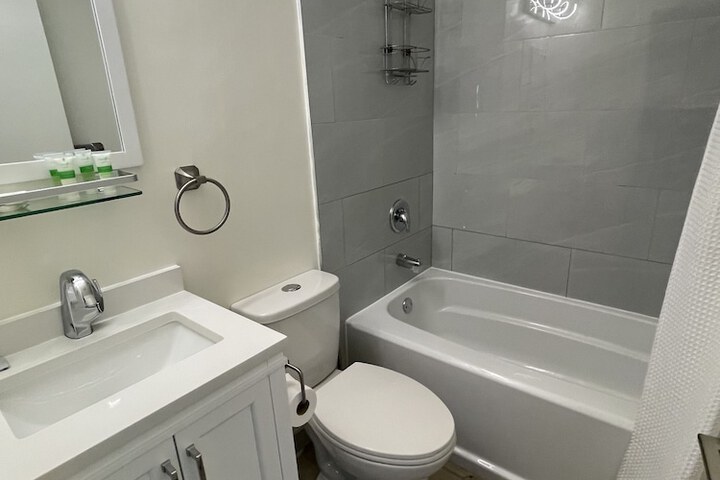 Room 42 of 94