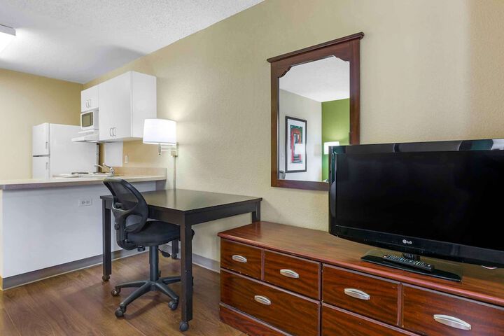 Room 8 of 23
