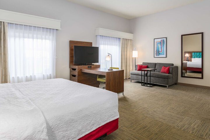 Room 25 of 46