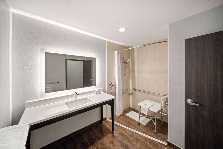 La Quinta Inn & Suites by Wyndham McAlester