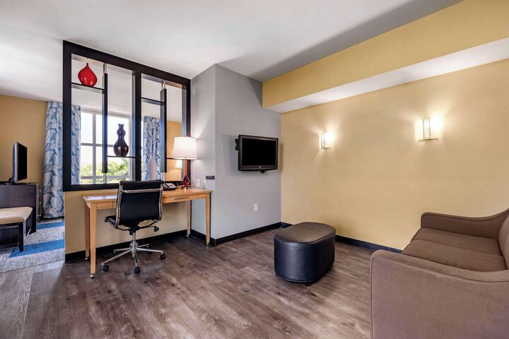 Room 39 of 64