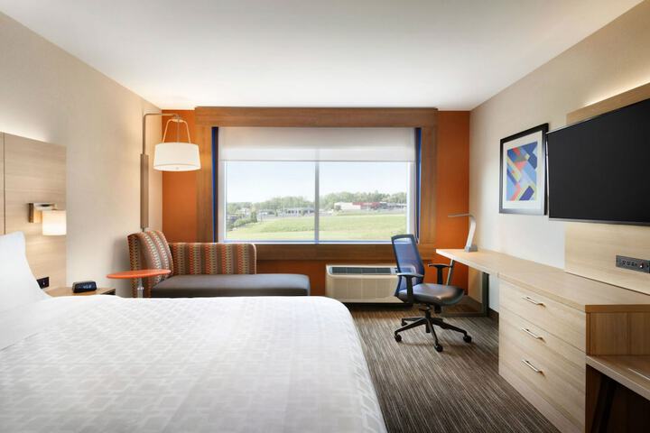Holiday Inn Express Auburn Hills South by IHG