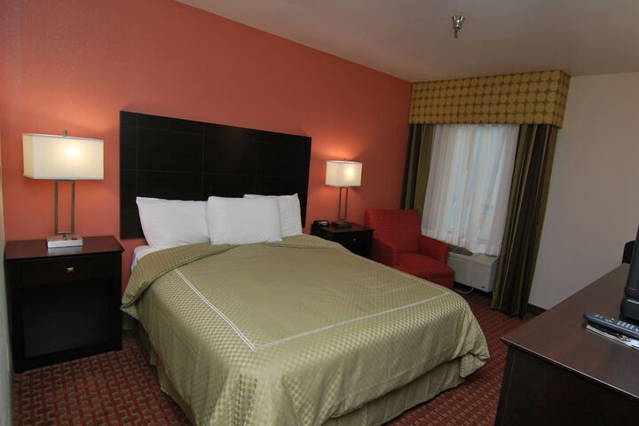 AmericInn by Wyndham Johnston Des Moines