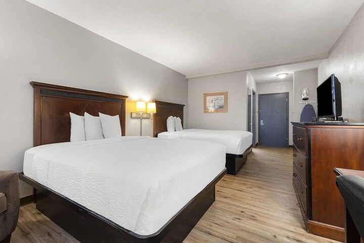 Days Inn by Wyndham Madisonville