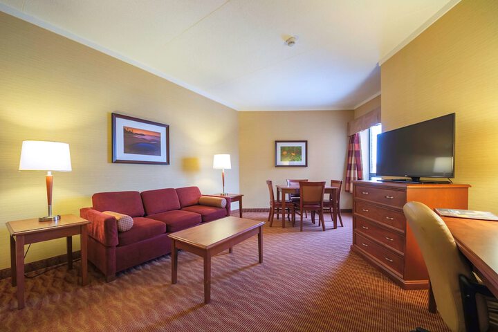 Room 32 of 50
