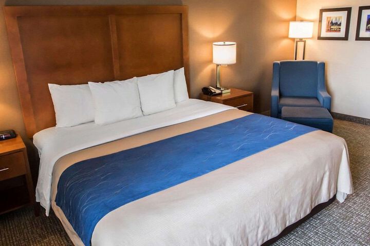 Comfort Inn Crystal Lake - Algonquin