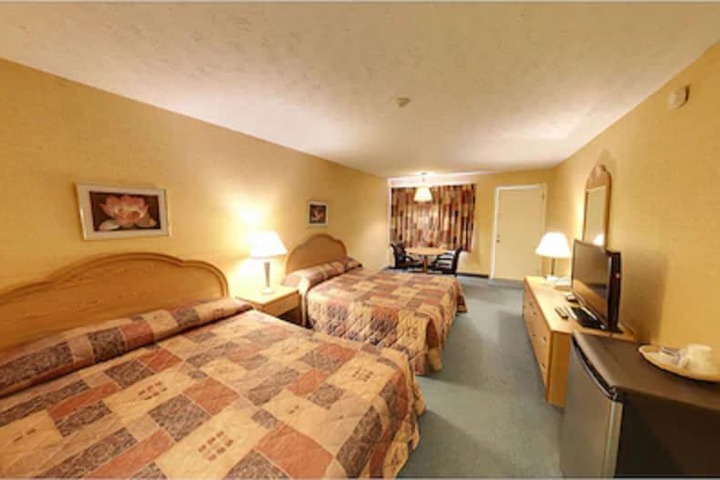 Room 10 of 27
