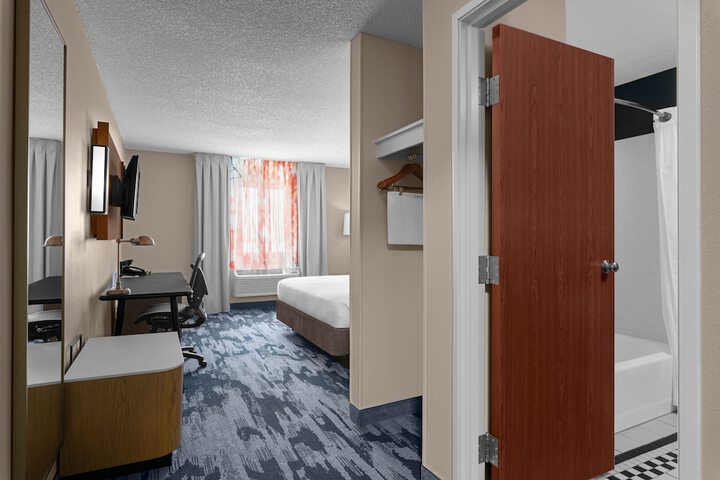 Room 13 of 17