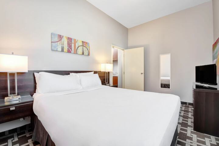 Room 16 of 32
