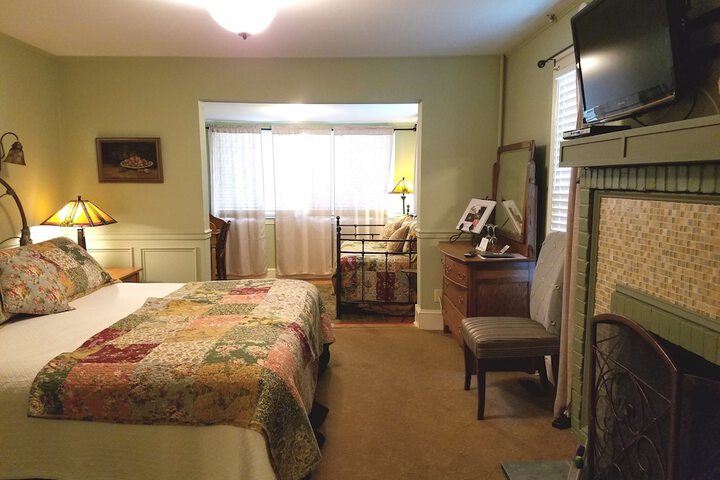 Vandiver Inn