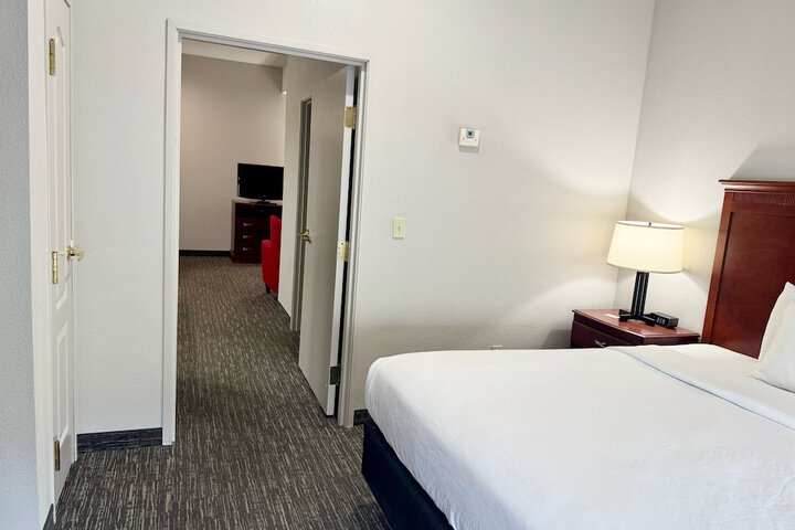 Room 6 of 15