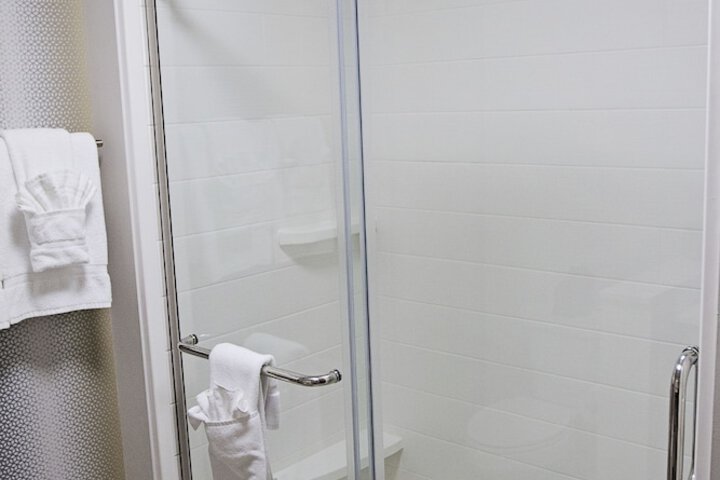 Holiday Inn Express & Suites Greenwood Mall by IHG