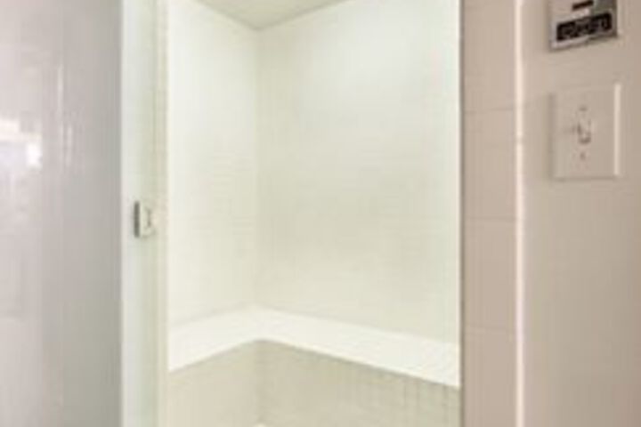 Artsy 2BR in C.B.D. by Sonder