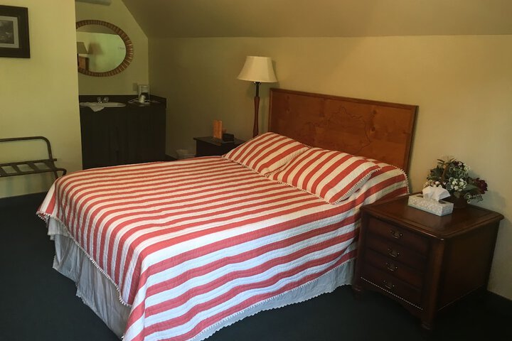 Room 21 of 34