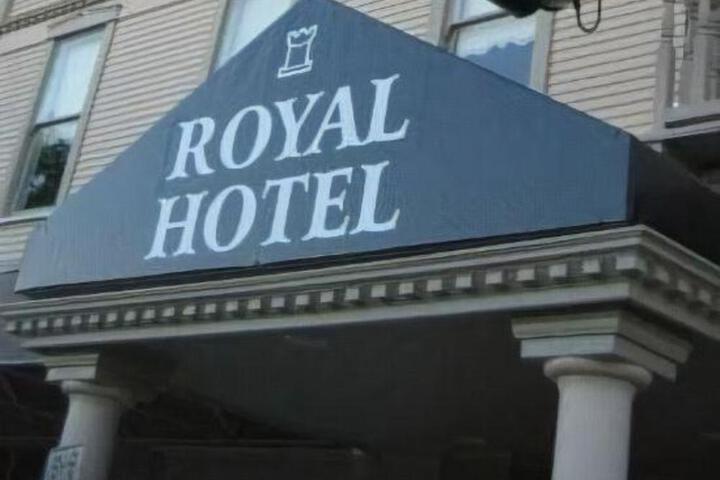 Royal Hotel Chilliwack