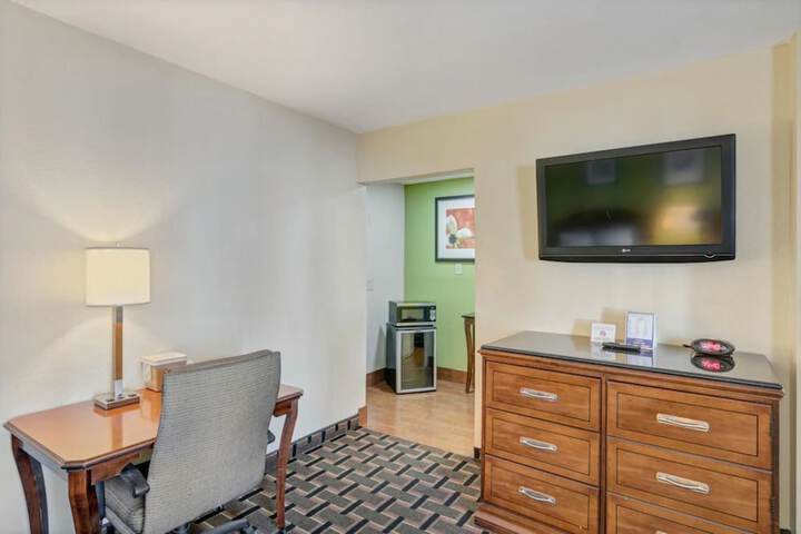 Room 15 of 36
