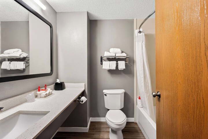 Best Western Fremont / Angola I-80/90 Toll Road