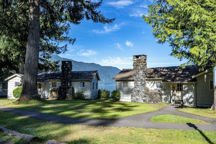Lake Crescent Lodge