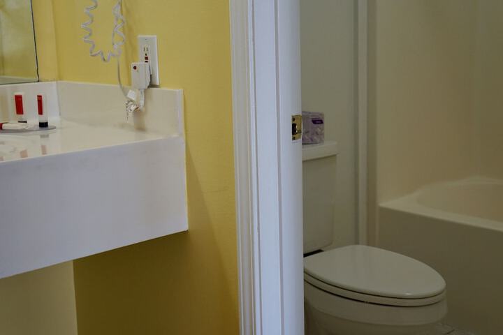 Room 20 of 33